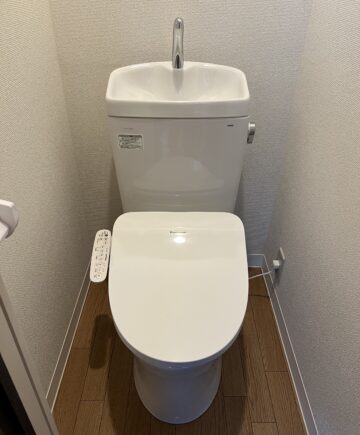 東京都世田谷区Yトイレリフォーム･フローリング･壁紙リフォーム工事後写真