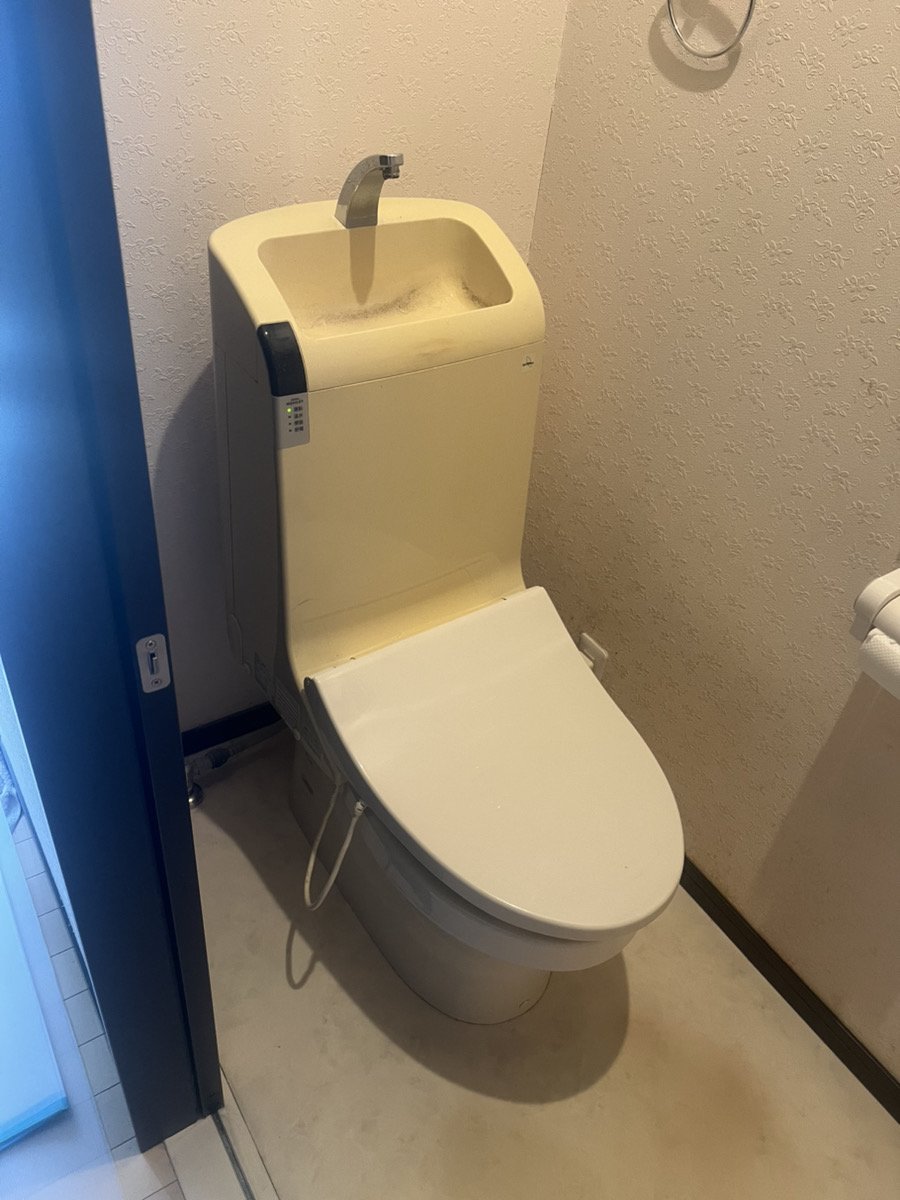 横浜市港北区M様トイレリフォームの施工事例工事前写真2